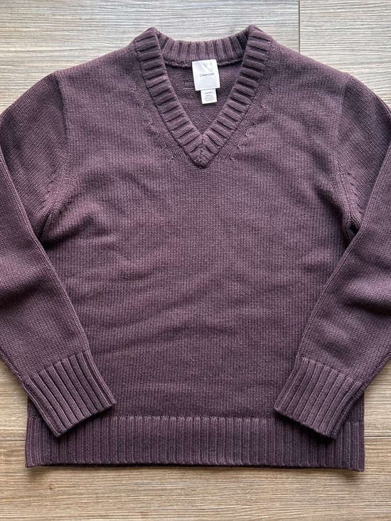 Calvin Klein Other - Calvin Klein | Wool V-Neck Sweater in Raisin Burgendy (X-Small)